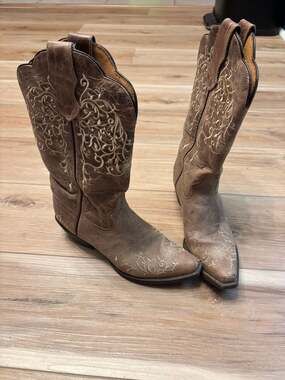 Laredo Women's Jasmine Taupe Embroidered Western Cowboy Boots